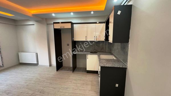 Muradiye Merkezi Konumda Sıfır Kiralık Arakat 2+1 Daire