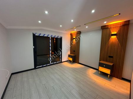 Didim Efeler Mahallesinde 4+1 Ayrı Mutfak Havuzulu Lüx Villa