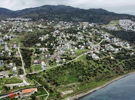 Dikili Bimeyko Sitesin'de Mükemmel Konumda Satılık Villa Arsası