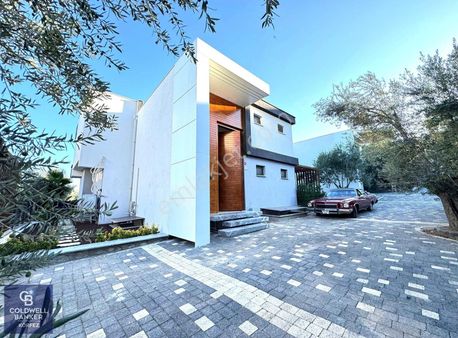 Güre'de,doğa Ve Deniz Manzaralı, Şık Tasarımlı, 5+1 Loft Villa