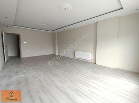 Çanakkale Troya Caddesinde Geniş Ve Bakımlı 3+1