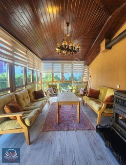 Emlak Konutlarında Yükselen Binalar Arasında Lüks 6+1 Villa