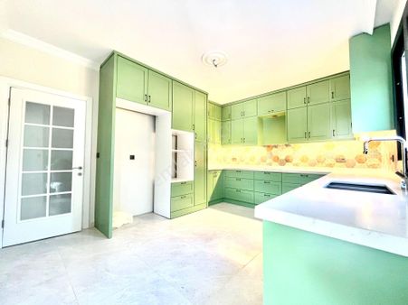 Yükselden Zeytinlide Emsalsiz Metrekare Satılık 6+1 Lüx Villa