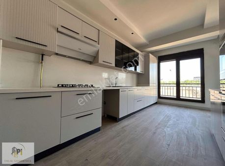 Pi Emlak'tan 4+1 Kiralık Lüks Daire