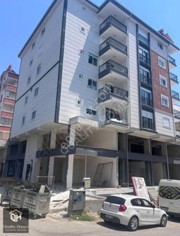 Serik Merkezde Satılık 4+1, 190m2 Geniş Teraslı Doğalgazlı