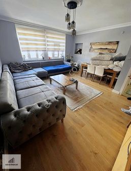 Aras İnşaat'dan Satılık 3+1 130m2 Orta Kat 17 Yıllık Daire