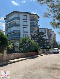 Remax Model'den Servergazi İnci Konakları'nda 4+1 Satılık Daire