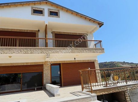 Menderes Efem Çukuru Mahallesinde Müstakil Dubleks Satılık