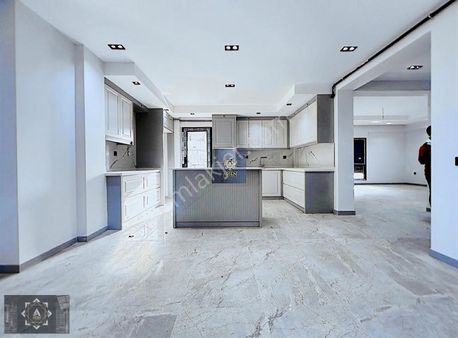 Arsenden Şemiklerde Havuzlu Siteiçi 4+1 Ada Mutfak Satılık Daire