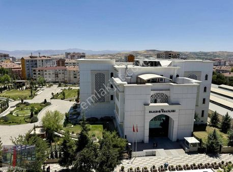 Emre Gm/den Valilik Karşısında Önü Açık Lüks Daire