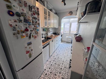 Marmaray Yakını Adatepe Sahilde İskanlı Balkonlu Köşe Arakat Lux 3+1