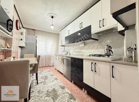 Ecg'den; Saray Cumhuriyette Önü Açık Katta 3+1 Geniş Daire