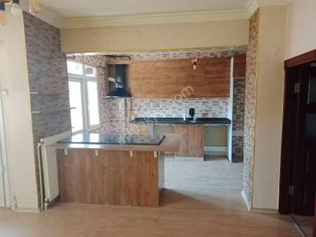 Lemas Emlak : Cumhuriyet Mah 3+1 Doğalgazlı Daire