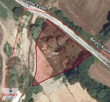 Yukarı Kanara'da Yola Cephe 2040 M2 Tarla Tarla