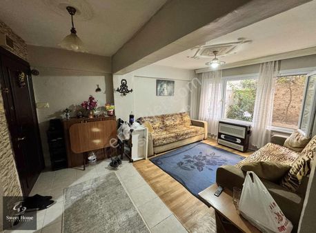 Samatya'da Hastane Ve Sahil Dibinde 2+1 Bahçeli Satılık Daire