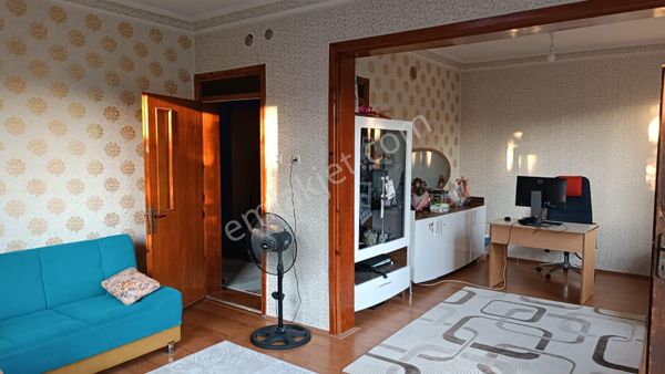 Erenköy Mahallesinde Müstakil Tadında Satılık Bakımlı 3+1 Daire