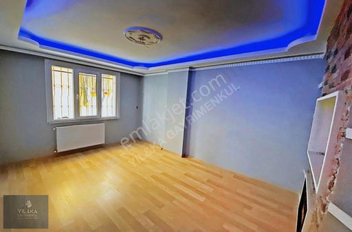 Yılka Gayrimenkulden Anacaddede Acil Satılık 2+1 Yüksek Giriş