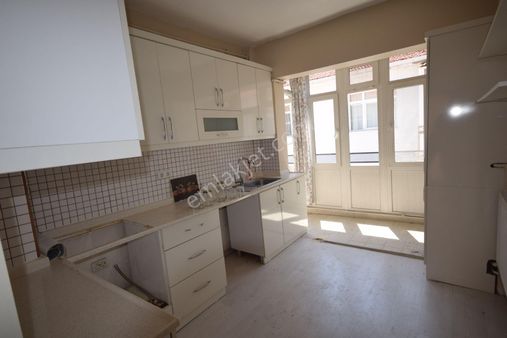 İlk-ev'den Bankalar Durağında Ön Cephe Bağımsız Geniş Metrajlı 3+1 Merkezi Isıtma