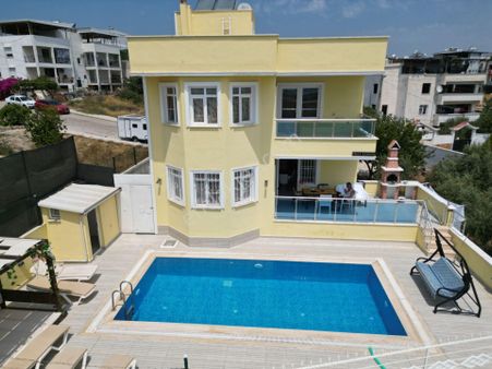 Didim Denizköyde 7+2 Tam Müstakil Havuzlu Deniz Manzaralı Villa