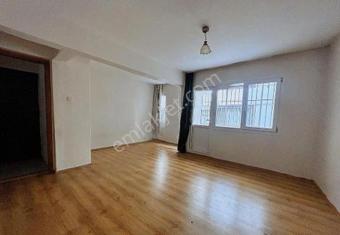 Konak Altıntaş Mahallesinde 2+1 Otoparklı Kiralık Daire