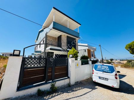 Didim'de Deniz Ve Doğa Manzaralı Otoparklı 3+1 Sıfır Villa