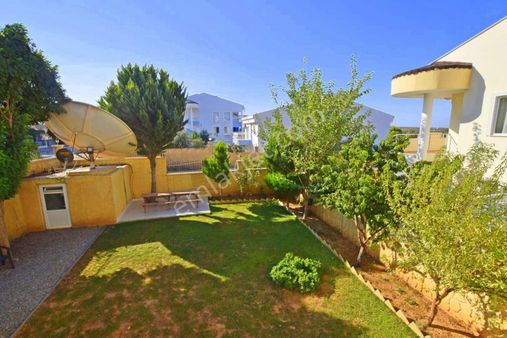 Didimde Havuzlu Site İçinde Deniz Manzaralı Yazlık