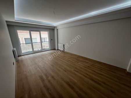 Naz Emlaktan Fıstıkağacına Yakın Yeni Binada Sıfır 3+1 Satılık Daire