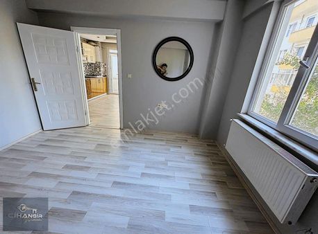 Çanakkale Barbaros Hava Alanı Mevkiinde Arakat Kiralık 1+1