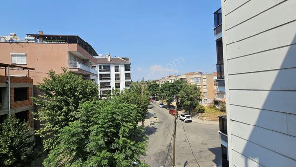Yuvam Gayrimenkul'den Kiralık Salihli Aksoy Mah. Endüstri Meslek Lise Karşı Sk. 3+1 140 M2 Daire