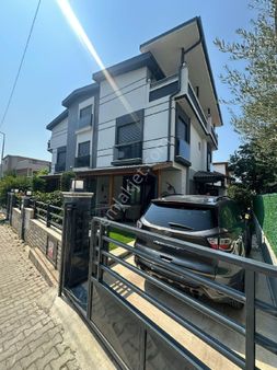 Gözütok Emlak'tan Çukuraltı Merkezde Denize Yakın Lüks Villa