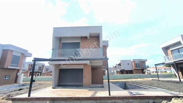 Özel Havuzlu Villa Keyfi – 600 Metre Uzaklıkta Sahil!