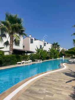 Kuşadası Güzelçamlı'da Ormanla İç İçe Bol Oksijen Kaynaklı 3+1 Satılık Villa