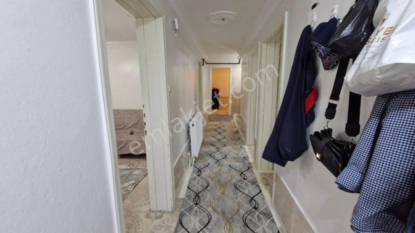 Emir Emlak Ofisinden Ulaş Mahallesinde Giriş Kat Kapısı Ayrı Kattan Bölme