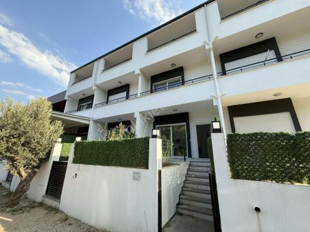 🟣🟣 Güç Gayrimenkul'den Güre'de Kazdağları Manzaralı Geniş Bahçeli Sıfır Satılık 3+1 Villa