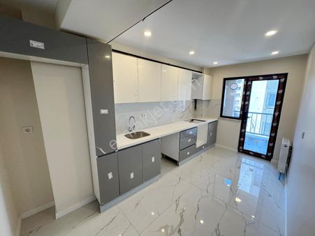 Yayla Çamlık Cad. Civarında Sıfır Binada 2+1 85 M2 2. Ara Kat