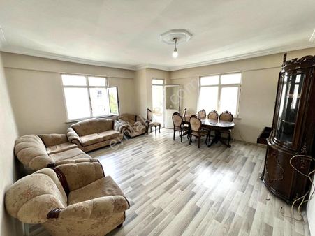 Seba'da Sefaköy Merkezde 2+1 100m2 Metrobüse Yakın Kiralık 3.kat