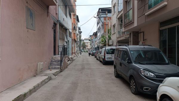 Bornova Altındağ' Da Komple Satılık Bina