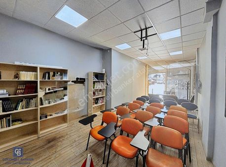 Balçova Ata Caddesi 'nde Satılık Dükkan