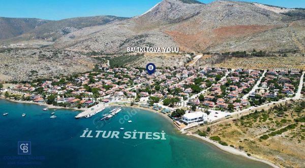Urla İltur Sitesin'de 3+1 Fırsat Satılık Villa