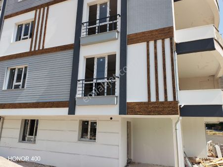 Gürbüz Gayrimenkul Emlaktan İlhanlı Mahallesi Satılık Daire,