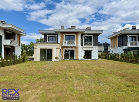 Çay Bağlarında Süper Konumda Satılık Lüks Villalar Kaçırmayın !!