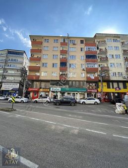 Yıldırım Beyazıt Caddesi Köşe Konumda Satılık 2+1 Bakımlı Daire