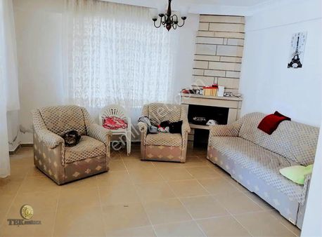 Tek Gayrimenkulden Avşa Adasında Denize Sıfır 3 Katlı Yazlık