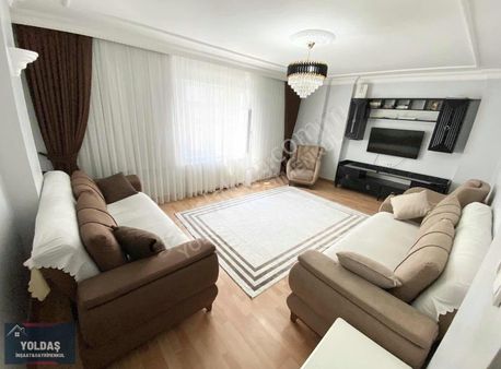 Yoldaş'tan Satılık 3+1 160 M2 2.kat Çift Balkonlu Geniş Daire