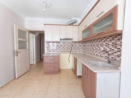 Recep Ümit'ten Ömerağa Mah.gazi Yakup Satar Caddesi Yakını Satılık Özel Garajlı Ara Kat 3+1 Daire