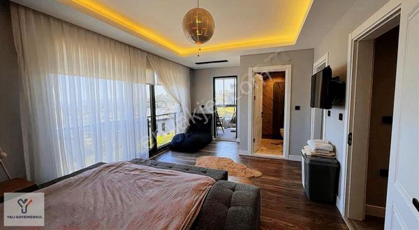 Yalı Gayrimenkul | Manzara Villalarında Fırsat Havuzlu Villa