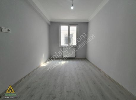 Çarşı İçinde, Kapaklı Belediyesinin Yanında Sıfır 5+2 Dubleks