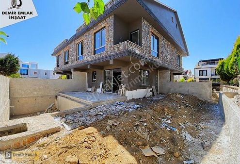 Denize 200 Metre Geniş Kullanım Alanlı 1.5 Aya Teslim Lüx Villa