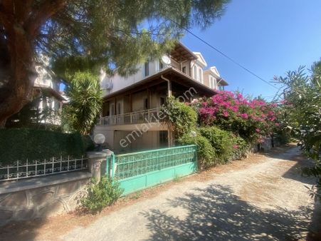 Ayvalık Cunda Da Satılık Tripleks Villa.denize 150 Metre Mesafede
