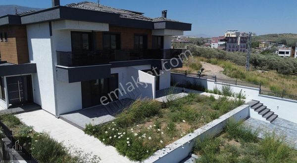 Gülderen Hastanesi Civarı 3+1 Sıfır Betonerme İkiz Villa